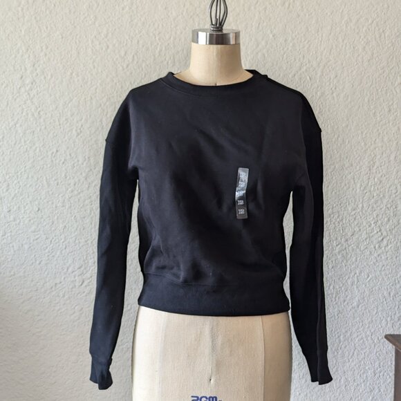 NWT Black Uniqlo Crew Neck Pullover Sweatshirt - Picture 1 of 4